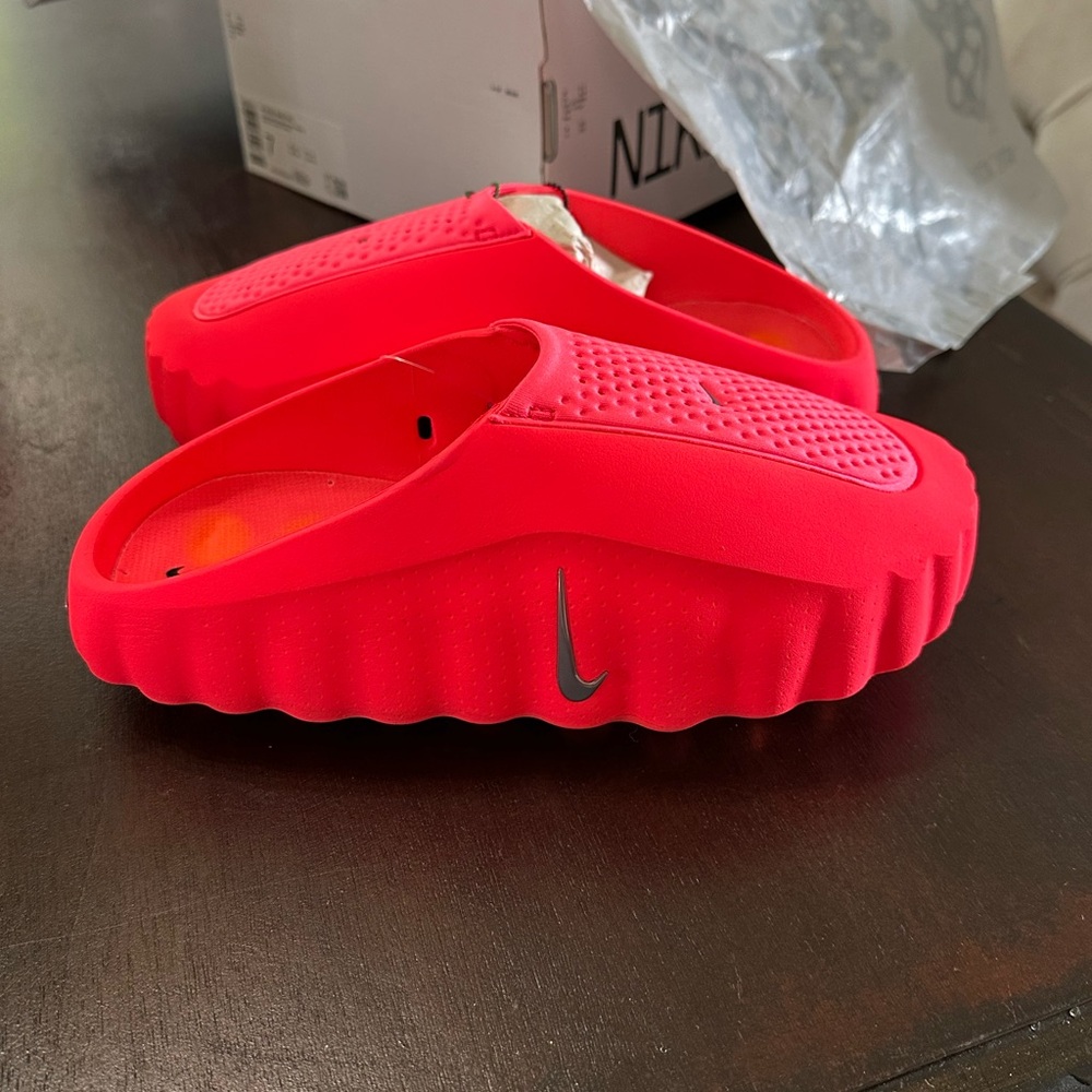 Nike Mind Bright solar red shoes